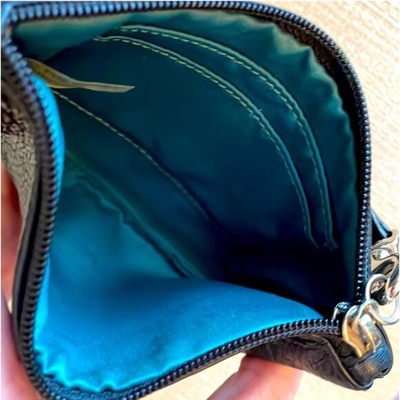 COACH Leather Wristlet. Black 🖤 - Picture 4 of 6